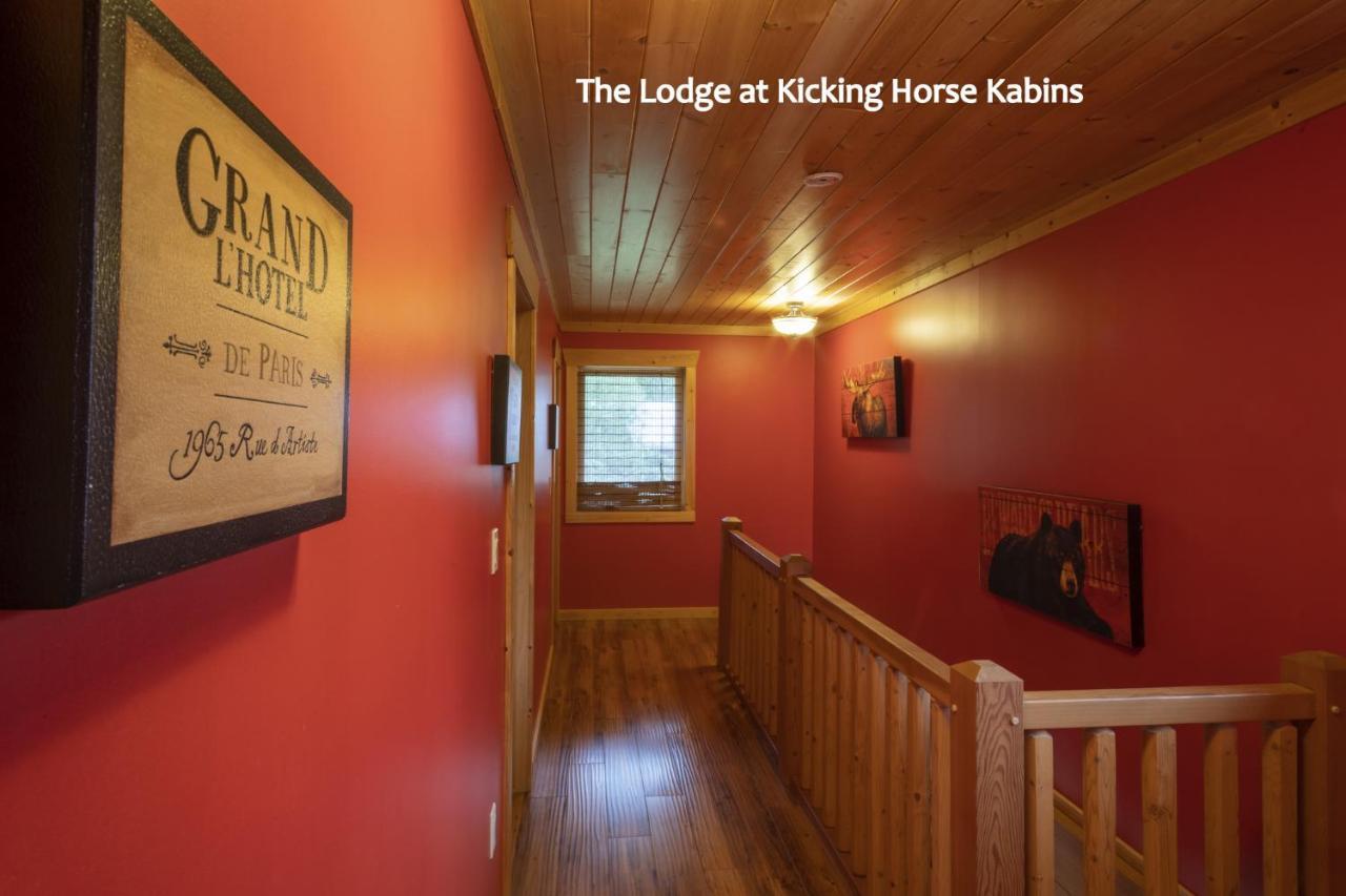 غولدن Kicking Horse Kabins المظهر الخارجي الصورة